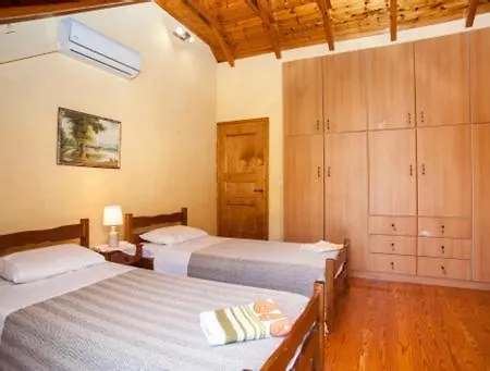 Dom wakacyjny Fernanda's Traditional 2 Floor House