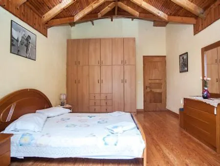 Fernanda's Traditional 2 Floor House
