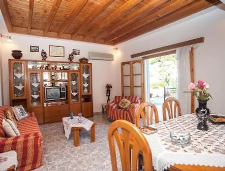Fernanda's Traditional 2 Floor House Dom wakacyjny *