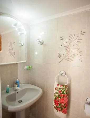 Fernanda's Traditional 2 Floor House *