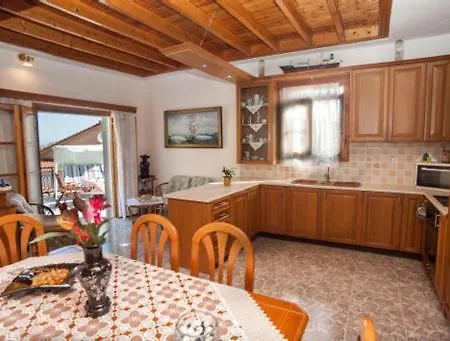 Fernanda's Traditional 2 Floor House * Poros (Kefalonia)