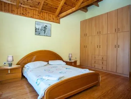 Dom wakacyjny Fernanda's Traditional 2 Floor House
