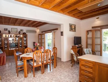 Dom wakacyjny Fernanda's Traditional 2 Floor House Poros (Kefalonia)